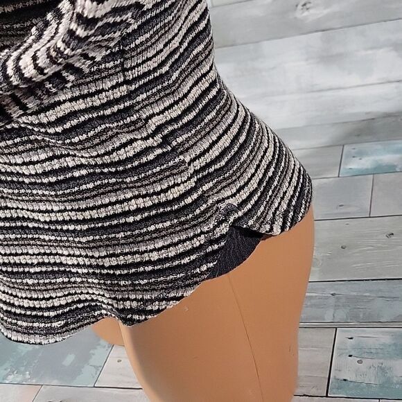 PROJECT SOCIAL T LOS ANGELES Long Sleeved Striped Shirt/Top sz Medium - Picture 3 of 5